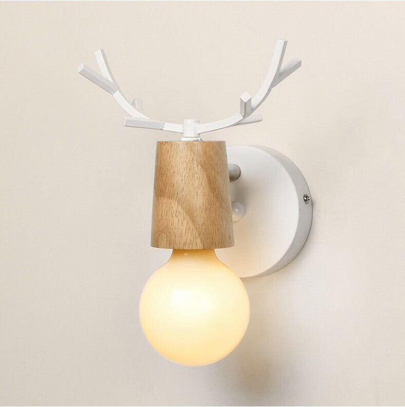 Reindeer-shaped lamp